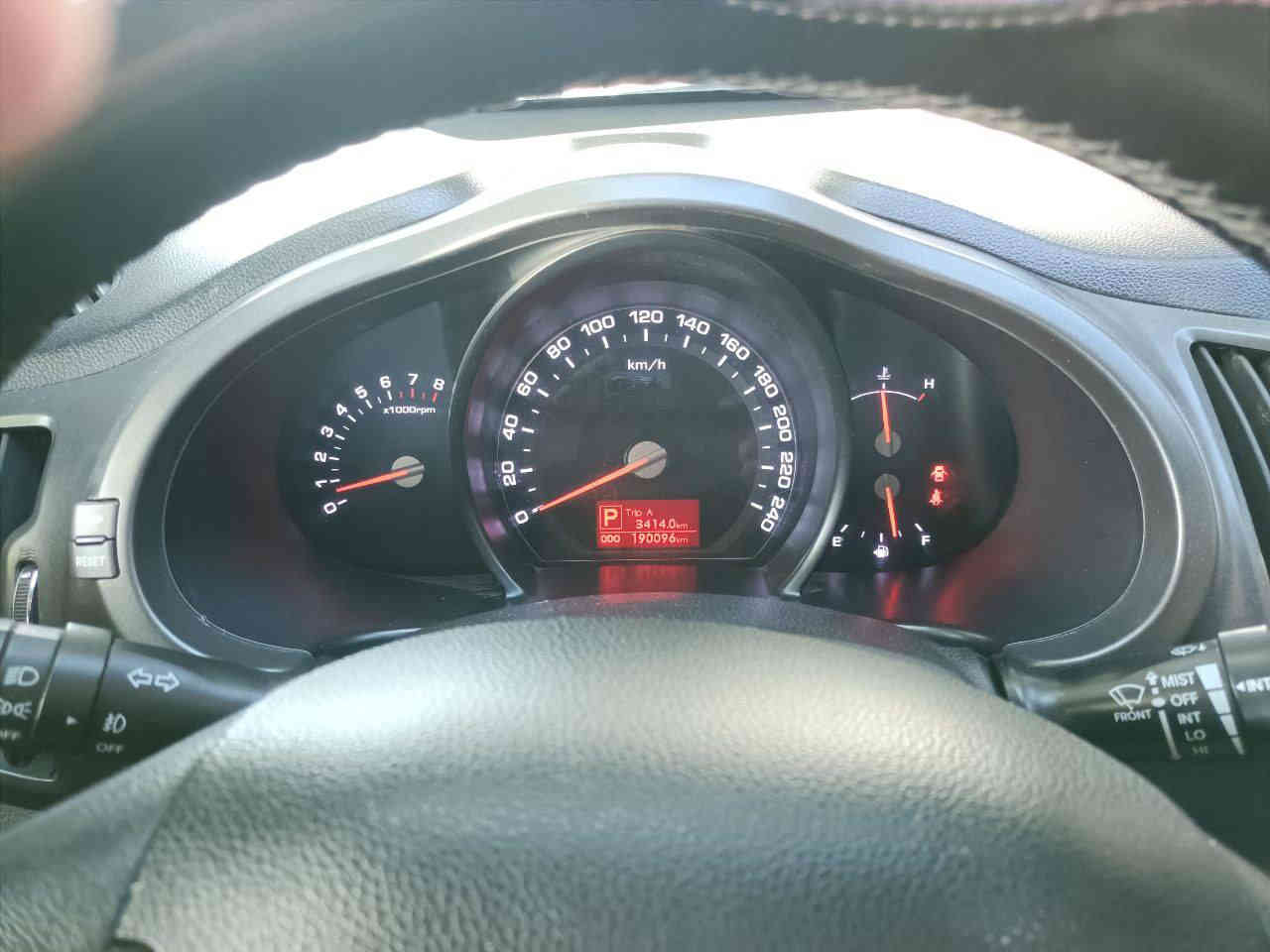 السلام عليكم
سبورتج ٢٠١٣ مواصفات خليجية
بانوراما
محرك 2000 .  دوش
السيارة مكفولة من التبديل والصبغ
سونار المندلاوي . مرفق مع الصور
كير محرك تبريد كهربائيات . كل نقص مابيها
ماشية ١٩٠
بيها بارد فقط مؤسر بالسونار
هزة جديدة
سنوية جديدة
تحويل مباشر
سيارة بأسمي
السعر ١٤٥  قفل .
ه/ ***********
البياع . ابو مريم
