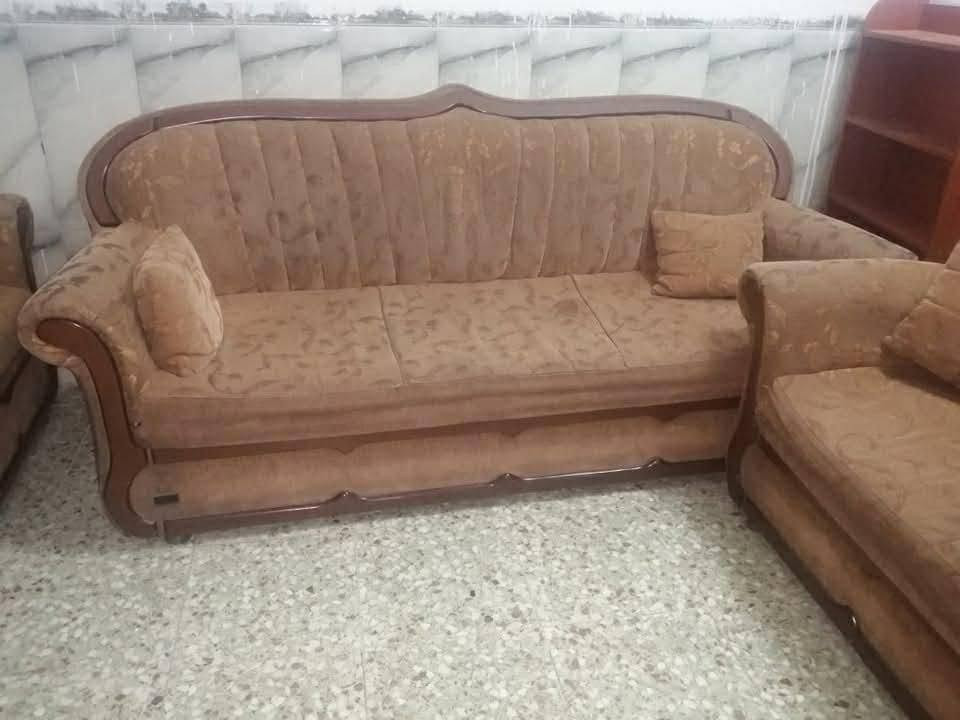 السلام عليكم
تخم للبيع صناعته تركية
يتكون من 4كراسي و2 قنفات


**إذا كنت صاحب هذا الإعلان وتريد حذفه لأي سبب، رجاءا أرسل رسالة إلى الدعم الفني**
