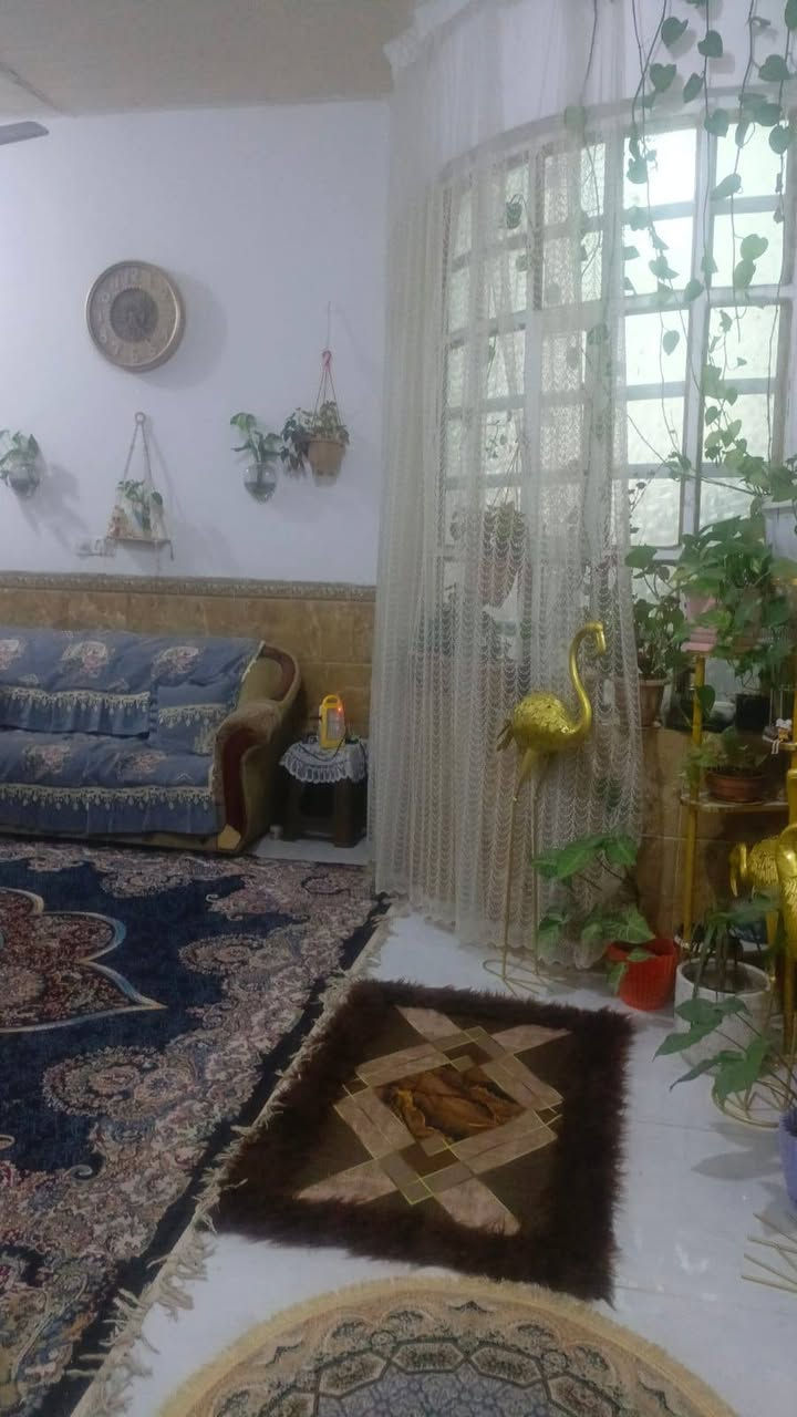 دار للبيع
العنوان /التحرير شارع عمر بن عبد العزيز (الحولي)(قطع الارهاب)
المساحة/ 150 متر مربع (16م×25م)
المحتويات / صحيات خارجية + كراج + حديقة صغيرة + استقبال + صالة كبيرة + مطبخ +حمامات داخلية + غرفة نوم كبيرة + بيتونة 
الدار ملك صرف (طابو سكني) شرط التحويل.
الدار بناء حديث سالم بدون عيوب بحالة ممتازة جداً 
للاستفسار  التواصل على الرقم التالي/
***********
