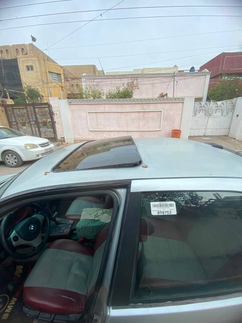 مكينه 6سلندر 
كير ومكينه مكفولات 
تخم تاير جديد وباتري 
فتحه سقف شغاله كهربائيه كله شغال
جام كهرباء
سياره مصبوغ عام جماليه مابيها ضربه
نقص تبريد السعر ٤٥ وبيها مجال 
بسيط تحويل ثاني يوم 
***********
***********
