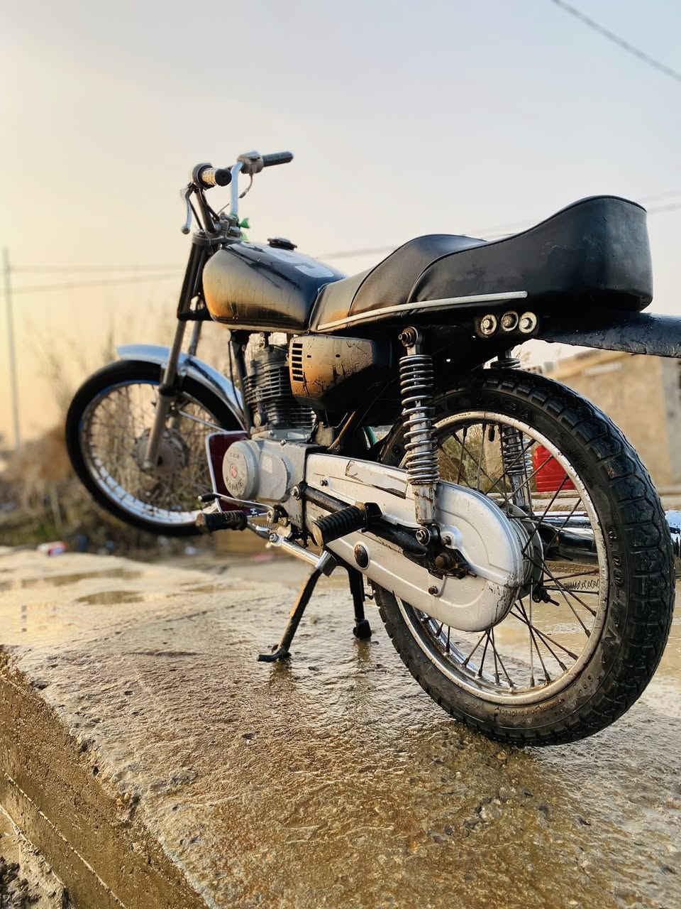 السلام عليكم شباب دراجه للبيع محرك ارشا شرط فصله الدراجه كلك سعره ٣٠٠ وبيه مجال مكاني ديوانيه قضاء الدغاره للتواصل *********** متواجد علا الفيس
