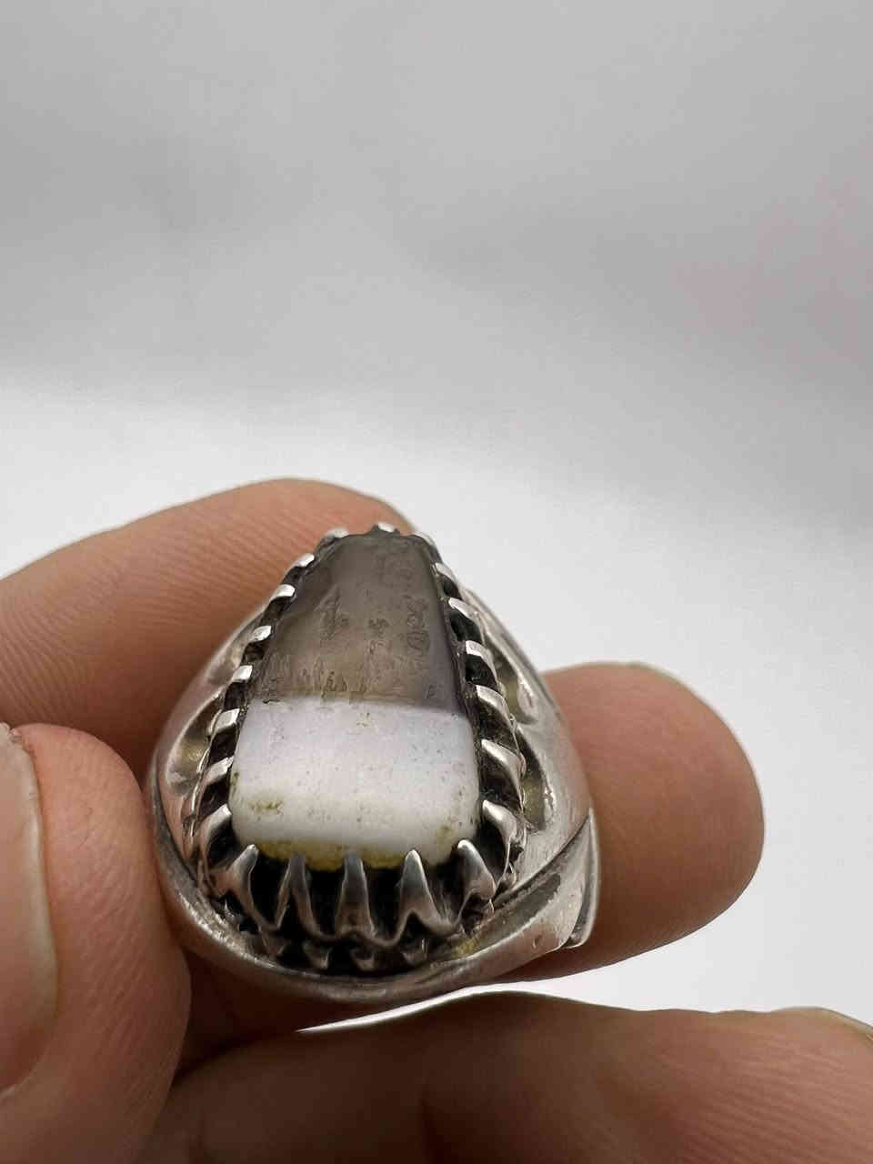 قطعه نادره من الجزع اليماني القديم حجر تحفه وصياغه تحفه للتواصل االعنوان الكوت الاتصال على ***********
