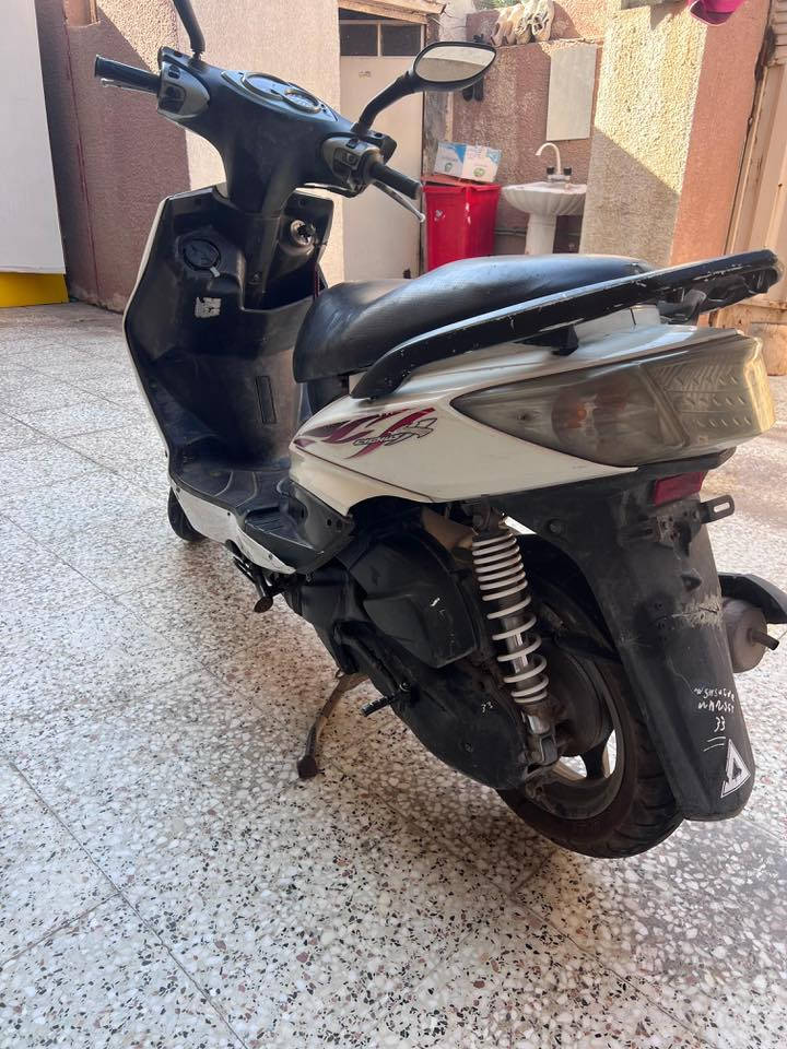 سكنس فحل كابريتر نگره سلف 
مامفتوح اي شي بيها  اي نقص مابيه دراجه جديده لوك السعر 750  مكاني بغداد المشتل
***********
