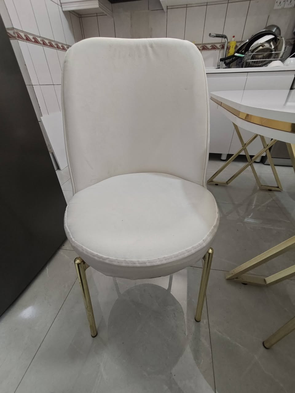 الطول 160
العرض 90
الكراسي 5
موديل حديث للبيع بسبب ضيق المكان
متسخدم 3 إيام فقط
السعر 350 وبي مجال
***********
