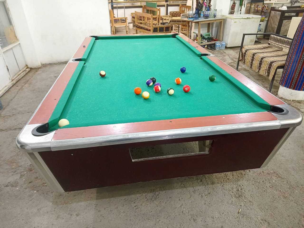 ميز بليارد للبيع ***********
