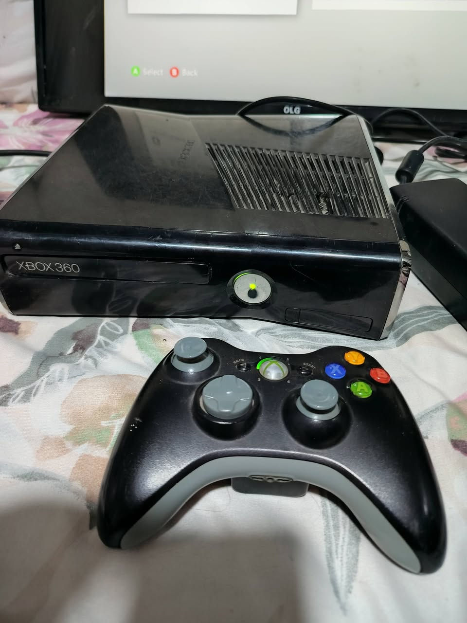 اكسبوكس 360 مع يده وايرليس كامل مكمل بدون العاب مع بلازمه حجم 32 ستعمال سبوع البلازمه والبلي مابي العاب والباب مال قرص ميفتح كلهن مع البلازمه 150 واذا تريد بس شي عادي واكو توصيل


**إذا كنت صاحب هذا الإعلان وتريد حذفه لأي سبب، رجاءا أرسل رسالة إلى الدعم الفني**