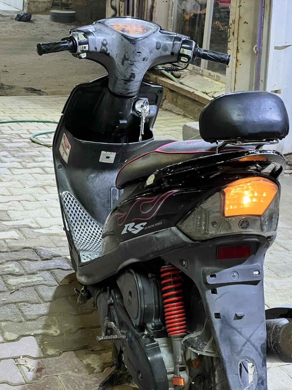 عدله للبيع
مقفوله المكينه وختم واحد وين ماكينه ***********
