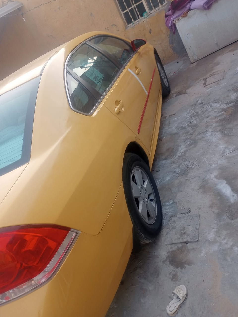 السلام عليكم سياره امبله البيع مديل 2009 سياره جاهزه من كلشي كير مكينه حداديه تخم تاير كله جديد سياره بيها جاملغ القدام جهد العبري وبيها طخاه بل جاملغ الوره زغيرخ عل بارد سنوه اله 2027 السعر 65 وبيها مجال قليل الستفسار عل رقم  *********** النصال عل رقم سياره رقم نكليزي  بيع ومراوس
