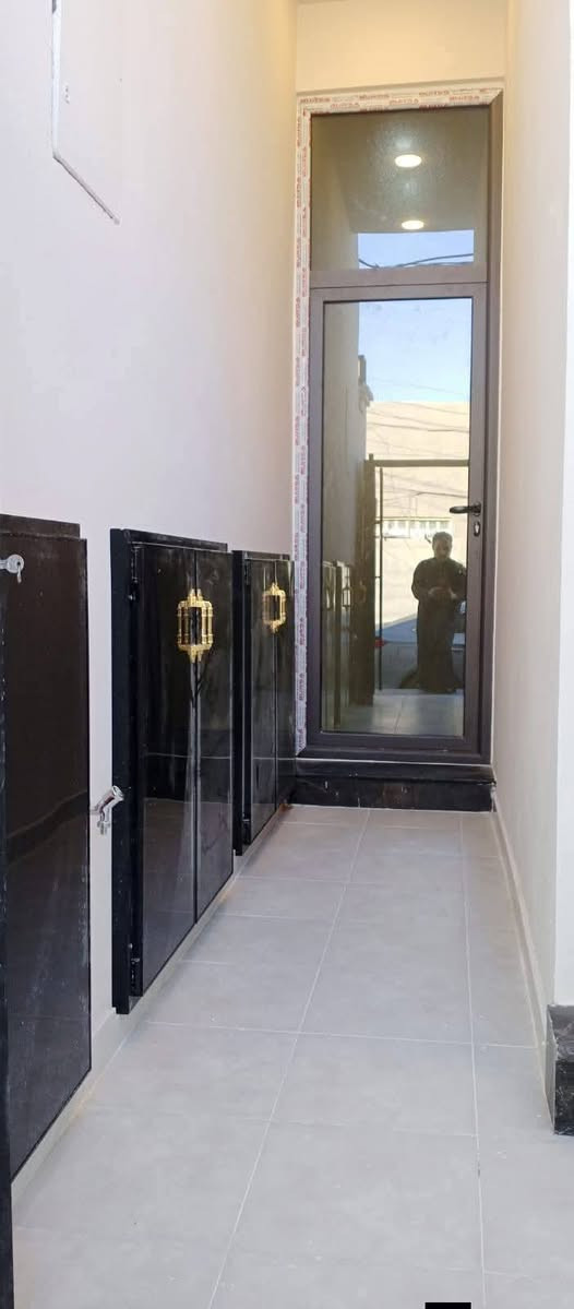 بيت للبيع مساحه 105متر
طابو صرف بداية حي ميسان قطاع 13 قرب نفق المختار

موقع ممتاز وشارع 10 ومجاور شارع سايدين 

طابقين فول مواصفات 

صب كونكريت وطابوك نهروان 

الطابق الاول غرفه وصاله ومطبخ وستقبال 

وصحيات داخليه وخارجيه ومكشوفات 

الطابق الثاني غرفه سويت مع صاله وصحيات 

السعر 190 مع مجال 

او مراوس بعقار

للاستفسار مكتب عقارات حي ميسان باداره ابو علي الخالدي   للعقار

موقع المكتب حي ميسان شارع كيات قبل تقاطع شارع بوريات 

او الاتصال على الرقم التالي

***********

***********
