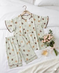 نص درزن • أقل طلب • ملابس