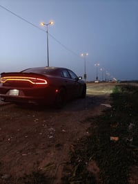 خواتي جارجر موديل2017السياره نضيفه مالجناي ماتصرفً عليه  السياره بيهه ...