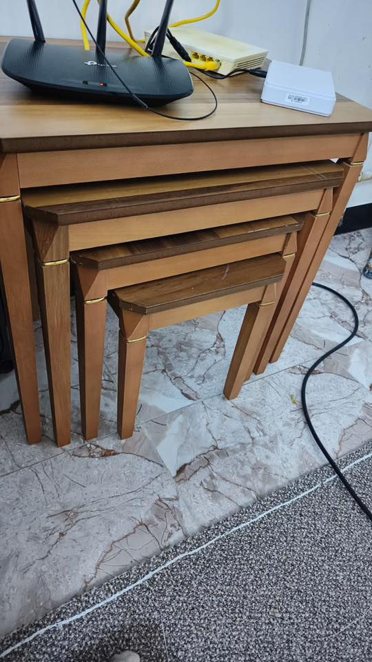 ابيعهم كلهم شلع
كاونتر 3 قطع 
طباخ 5 عيون فرن شغال 
سيت طبلات جديد صار اقل شهر ماخذو
ميز بلازمة جديد صار اقل شهر ماخذو 
صوبة نفطية ياباني 
بلازمة 
ثلاجة حجم كبير حديث نصيفة 
راوتر مع يوبي اس نضيف السبت مشتريهم
تخم جديد 6 قطع
للستفسار 
‭0788 237 7791
