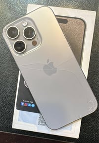 ايفون 15 برو ذاكره 256 بطاريه 86‎%‎ ضهره مكسور كما موضح بالصوره السعر ...