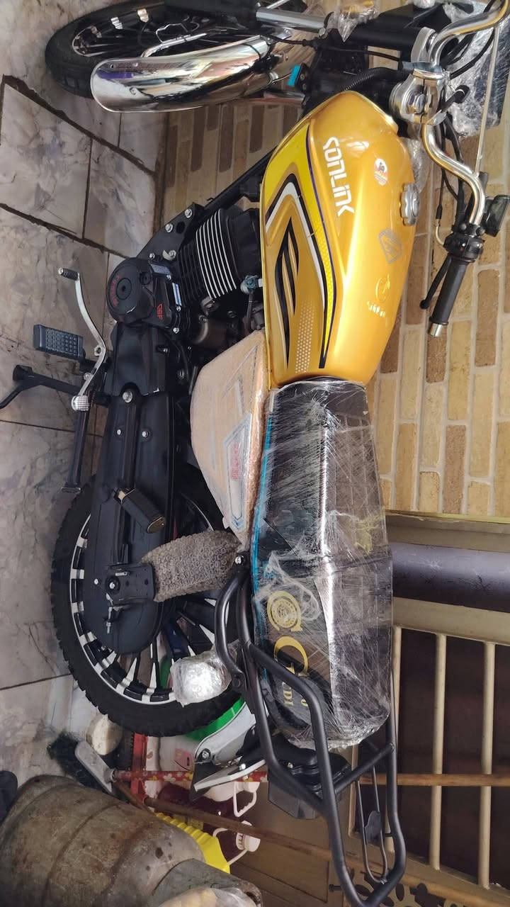 السلام عليكم دراجة إيراني للبيع موديل2025 دراجه جديده مستعمله قليل زيرو مكفوله كفاله عامه من كََلشي ضاغطة وزنجيل دراجة جديدة
تشغيل عن بعد
محرك 200
عدد بصمه 2
مكاني بغداد الكريعات *********** متواجد واتساب السعر خاص رجا لمو شراي لايتصل
