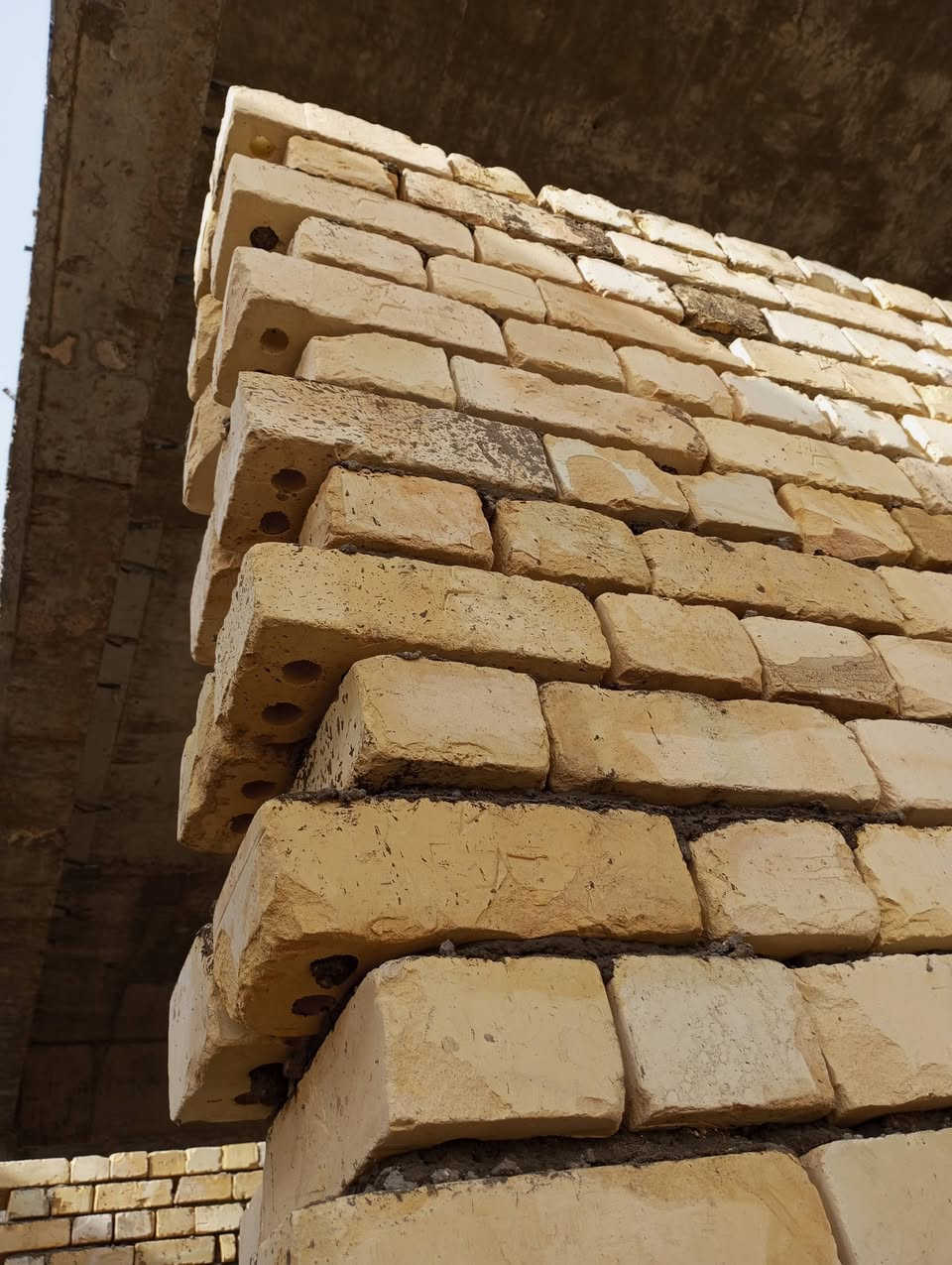 خلفه بناء متفرغ حالين نشتغل بناء طابوك بلوك فلمستون +عكاده اتصل وتدلل ***********
