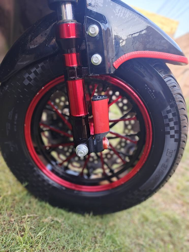 السلام عليكم
للبيع دراجه شحن نوع AK الدراجه نضيفه جدا 
لون اسود الدبلات غاز ، بطاريات 6 ليثيوم وشاحنته الاصليه تاخذه مال جناي السعر 600
الاتصال *********** او مراسله الحساب
