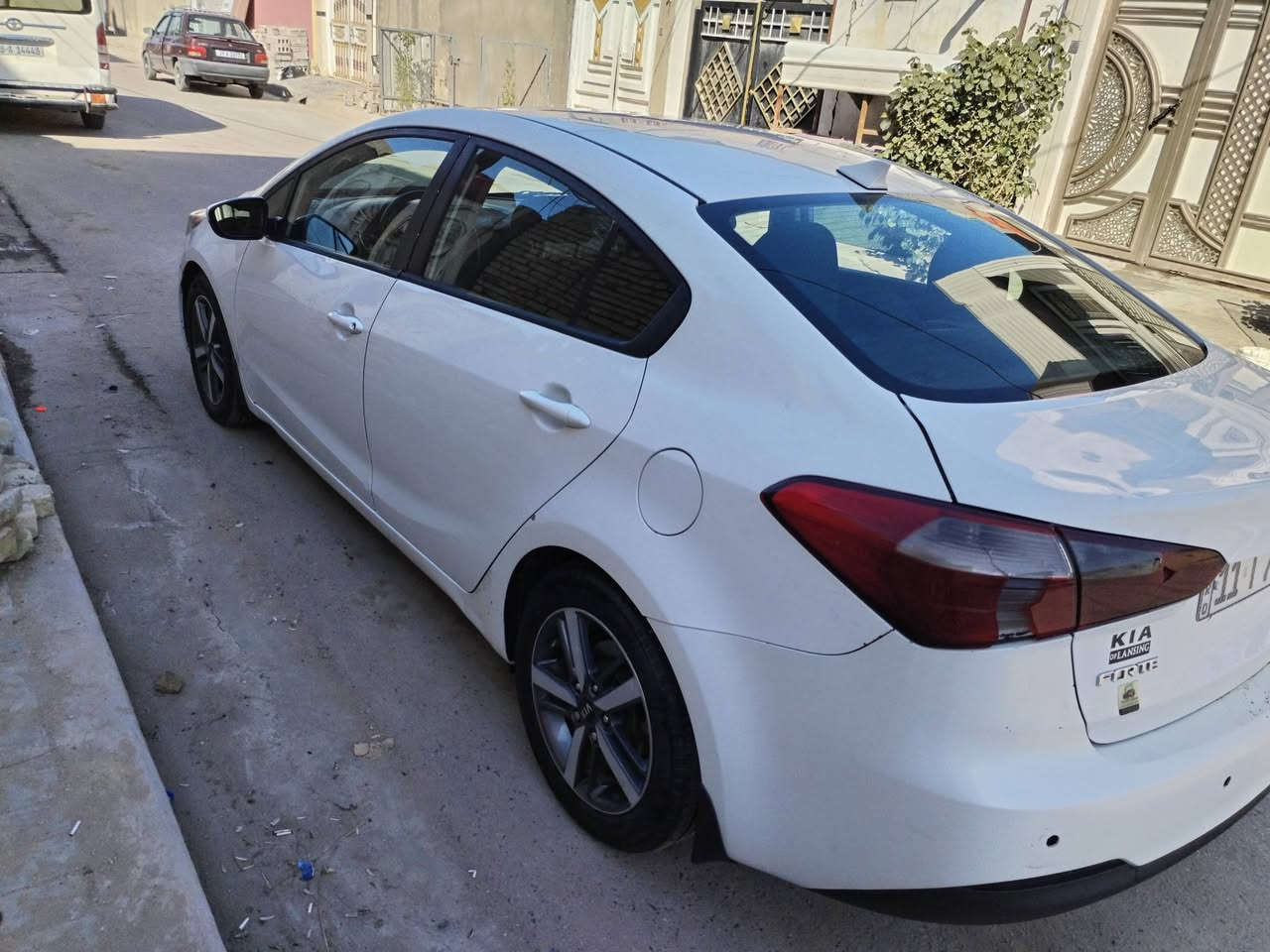 سلام عليكم كيه فورتي موديل 2016 رقم بغداد بسمي حادثه بجم سعر 95 وبيه مجال الي موشراي لايكسر بحلال الناس وهاذا رقمي ***********  العنوان كربلاء حي أمن الداخلي قرب بيت طارق الخيكاني
