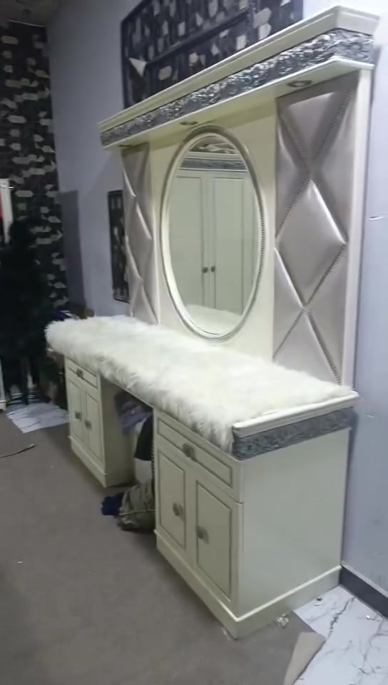 غرفه مستعملة قليل جدا للبيع للاستفسار الاتصال على الرقم
***********
