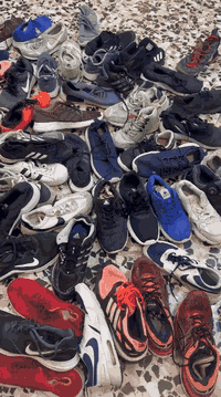 احذيه باله 83 زوج حلوات ونضيفات انطيني سعر بالي يرضي الله ***********
