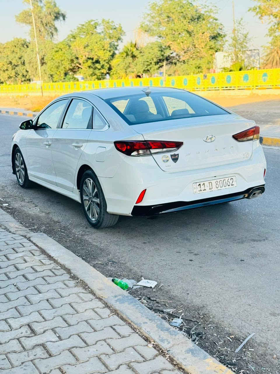 السلام عليكم عندي سوناتا 2018 للبيع سيارة جديدة رقم بغداد باسمي وارد امريكي حادث بنيد وجاملغ  صور الحادث مرفقة بالمنشور كير مكينة كلة بلاد مواصفاتت
1-شاشة جبيرة 
2-كامرة دوارة 
3-اشاير بالمري 
4-ويل كب 
5-داخل لونين 
6-رادارات جانبية 
7-ثلاث وضعيات قيادة 
8-مكينة 2400 
مكان السيارة بغداد للاستفسار الاتصال ***********
رايدها ب 130 وبيها مجال
