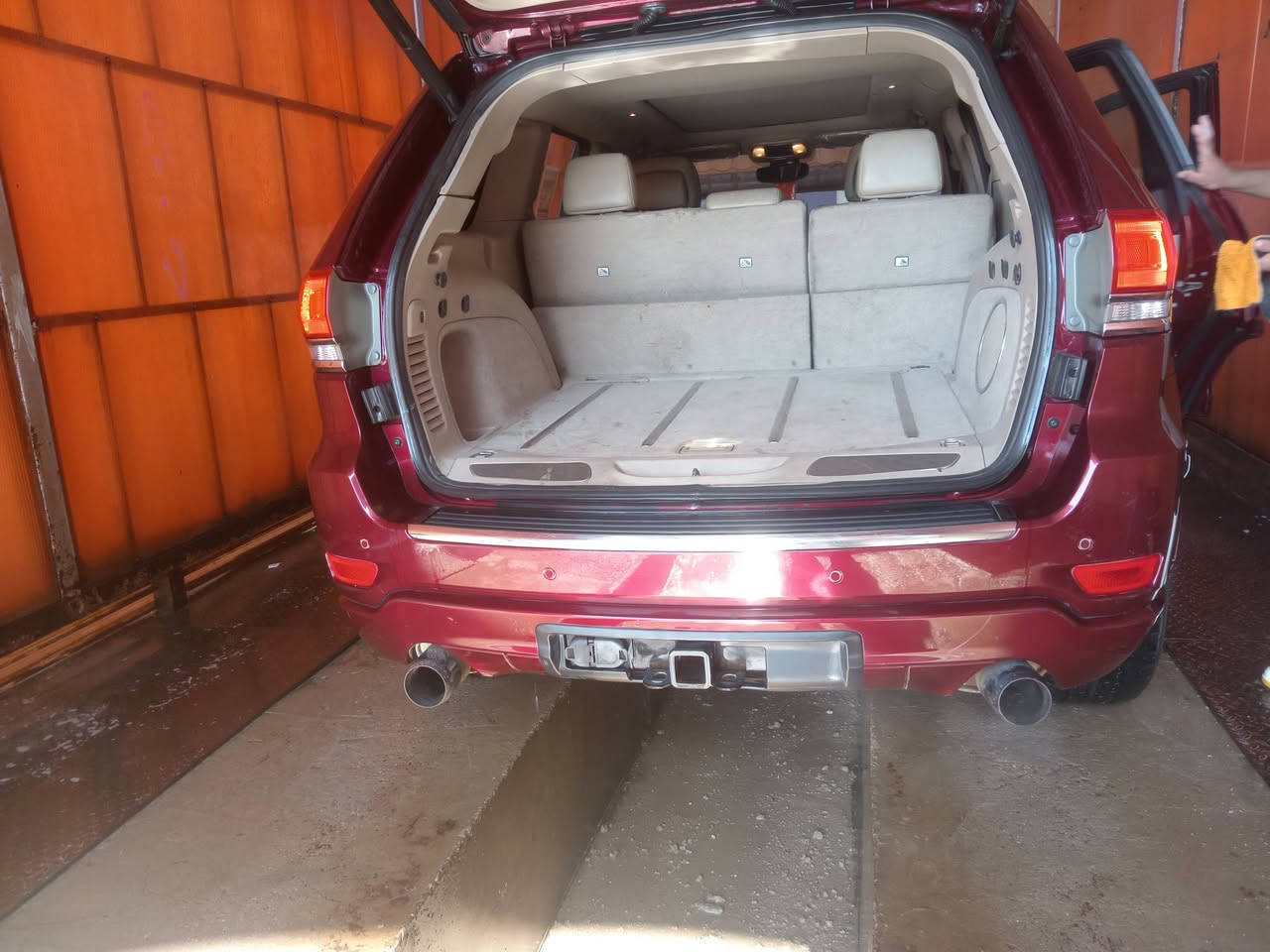 السلام عليكم مرخصت مدير الكروب جيب لاريدو موديل ١٧ السياره كفاله من التبديل والظربه والصبغ ماعده بس الدعا ميه الماميه بس والباقي مكفول من كلشي السياره فول واحده على واحد ماكو داعي اضكر مواصفاته فول السياره عوزه مشط فقط رقم بغداد مكينه كير مكينه ٣٦ سته بكان السياره الديوانية سعره ١٧٥ وبيه مجال قليل رقم الموبايل *********** تصل
