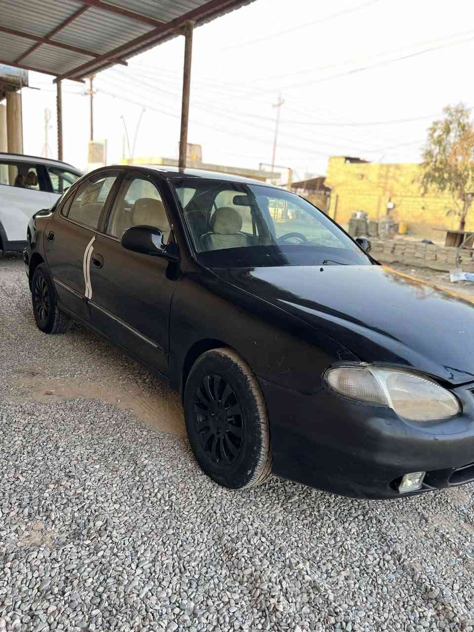 السلام عليكم 
بيع مستعجل 
سياره إلنترا موديل 2000 
محرك 2000 
مكينه وكير خير من الله لا تبخير ولا تنقيص 
شد جديد فيت بم نوزلات بلكات وباتري 
ويضا دهن وفلتر كيس  هم جديد 
سياره نظيفه من داخل وخارج 
مكان ديالى 
السعر 33 
***********
غير متواجد على فيس ‼️
