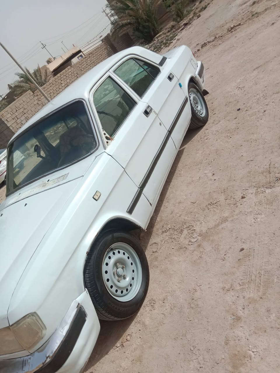 فولكا موديل ٢٠٠٣ مكينه وكير شرط جدد حداديه تخم تاير جديد مكفوله من الضربه بيهه رشات صبغ اثر خياس نقص تبريد فقط السعر ٣٥ وبيهه مجال قليل مكان السياره ناصرية سوق الشيوخ ***********
