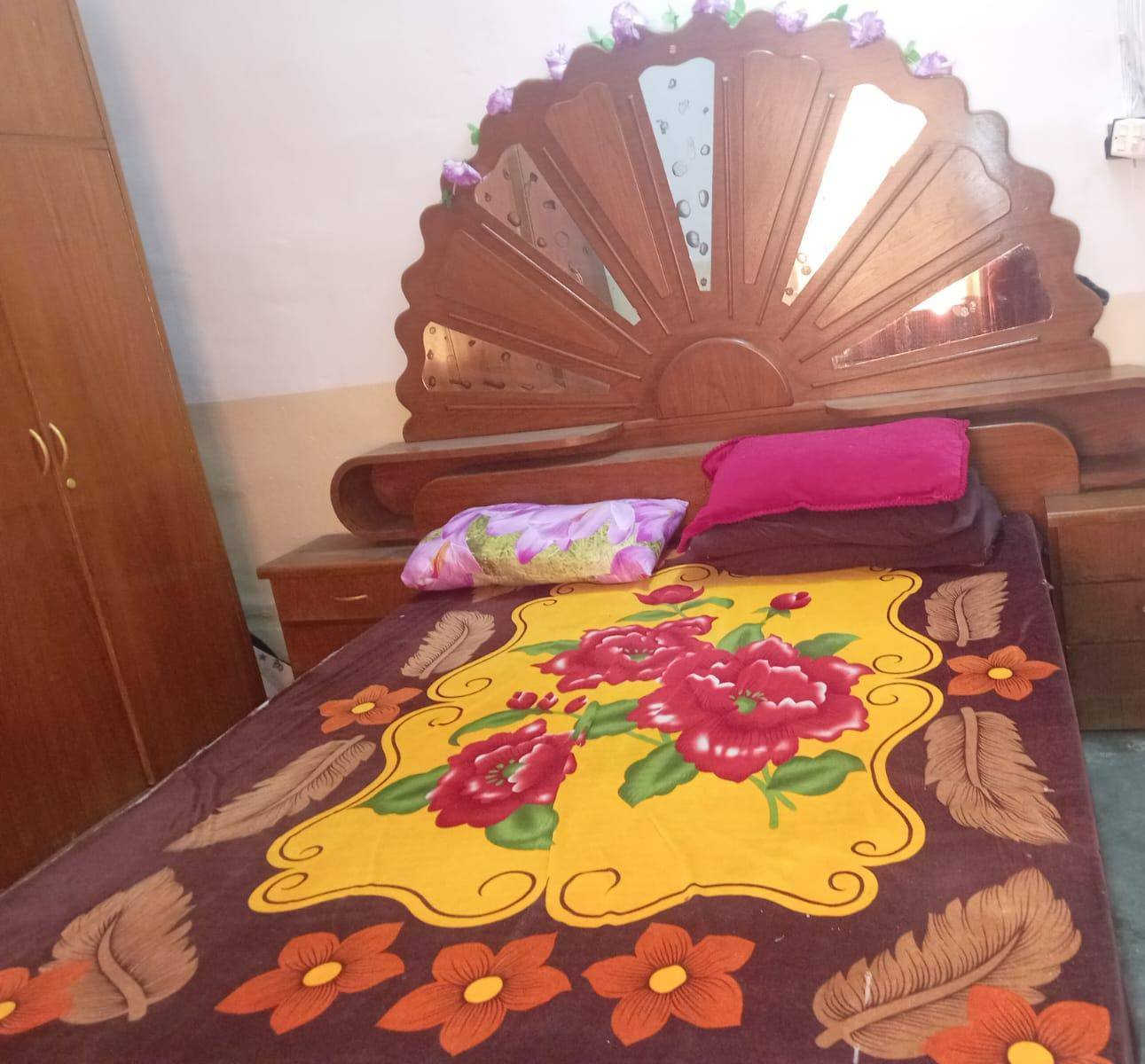 السلام عليكم غرفة خشاب للبيع سعرها مناسب للاستفسار الاتصال على الرقم ***********
