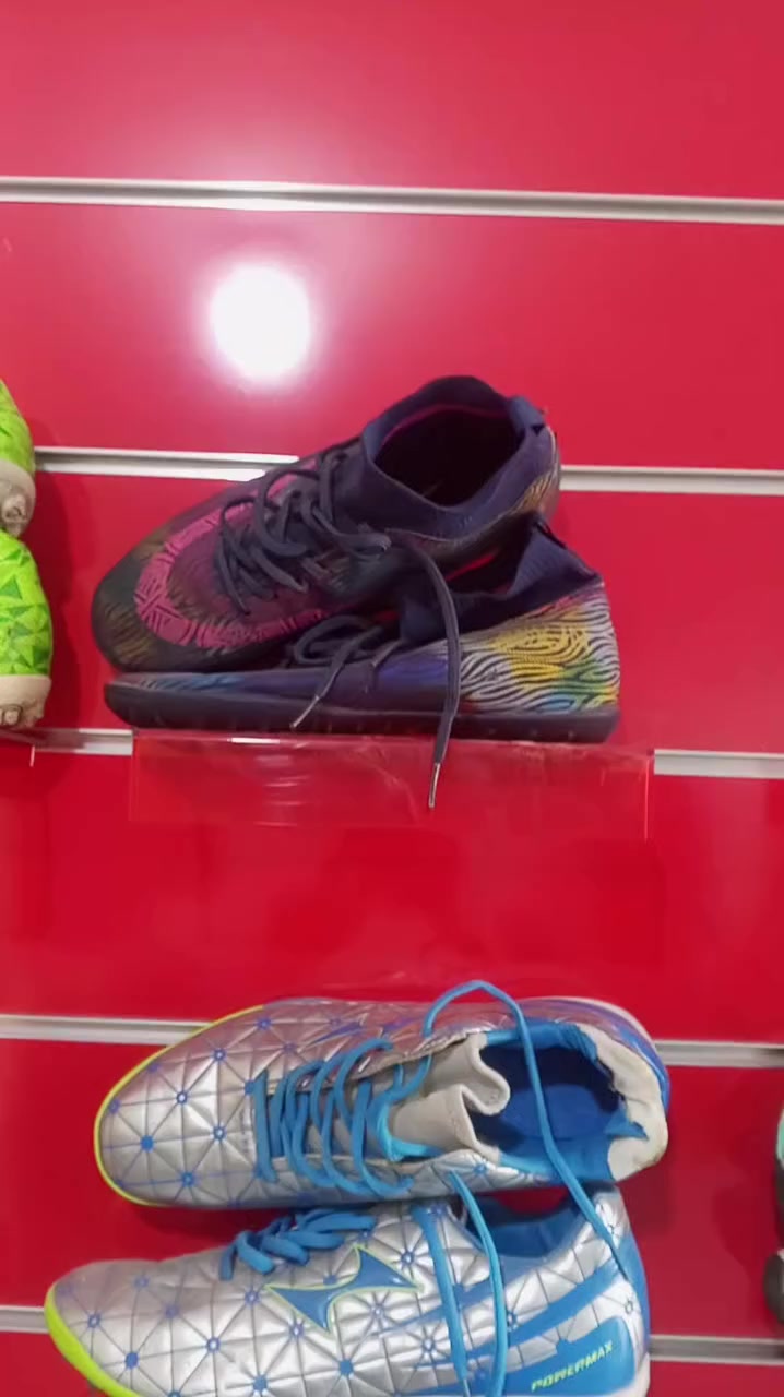 تخفيضات. احذية كرة قدم باله. السعر 20 الف. الرمادي الجزيرة بداية سدة البوذياب قرب المحافظة دار الضيافه و مكوى الرافدين. للمراسله خاص أو واتساب ***********
