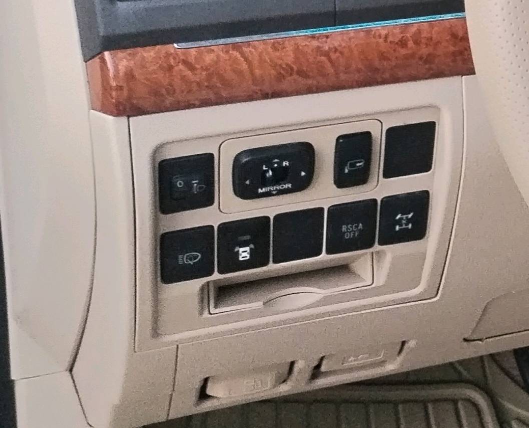 لاندكروز 2012 ابريمي اصل المرايه القلاب غني عن التعريف
كفاله عامه من كلشي عل وضع شركه مابيه كل نقص شرط عل فحص 
🔸سعر 355 بيه حك جيتك 
🔸محرك 4000  مرغوبات 6سلندر 
🔸 شاشات تطبيق  
🔸كامرات 
🔸مرايات شفط كهرباء وعل بك قلابت  
🔸تحكم ستيرن فول 
🔸8 ايرباك
🔸ثلجه
🔸تخم تاير دلوب ياباني
🔸كشنات جلد بلادي
🔸كراسي الامامي كهرباء 
🔸تدفئة تبريد 3 قطع
🔸حساس امامي و خلفي
🔸 مرقم دهوك لوحه جديده  بسمي  سنويه ٣٠٣١
🔸 العنوان : واسط قضاء صويره 
🔸 للاستفسار  الاتصال بالأرقام 
☎️ *********** 
***********