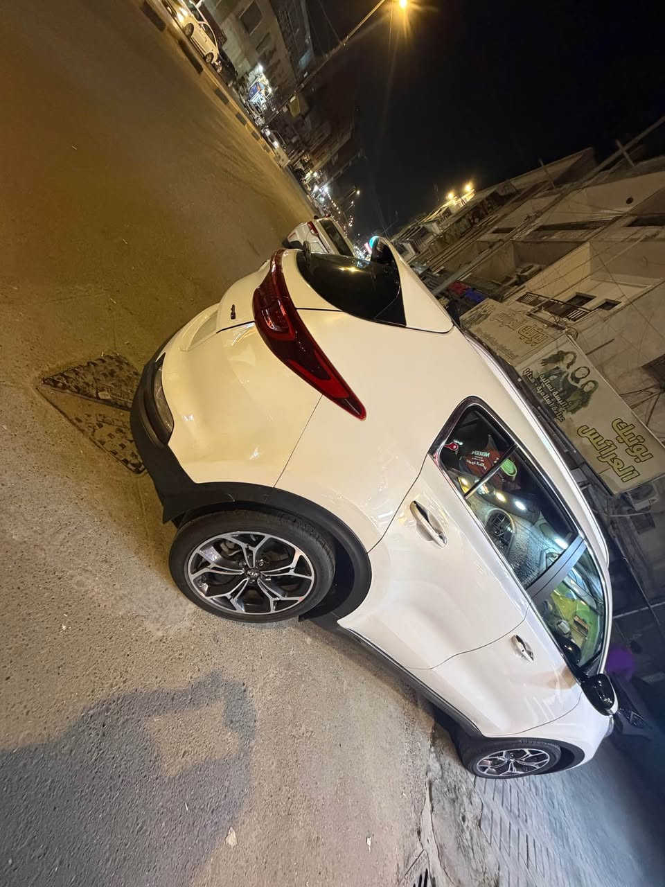 السلام عليكم
 سبورتج 2019  خليجي جي تي لاين
  ماشيه 62 الف 
السونر مرفق مع الصور 
 المواصفات 
فول 1/1 للاخير
 بانورما 
كراسي كهرباء 
جنطه كهرباء 
شاحن واير ليس 
سايد بريك بصمه اوتو هولد بعد بيها هواي موصفات 
رقم بغداد باسمي ***********
السعر ( 18/500) $$$$
مكان السياره الاعظميه بغداد, العراق
