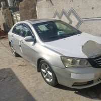 ام كراند • ٢٠١٣ • فتحة سقف