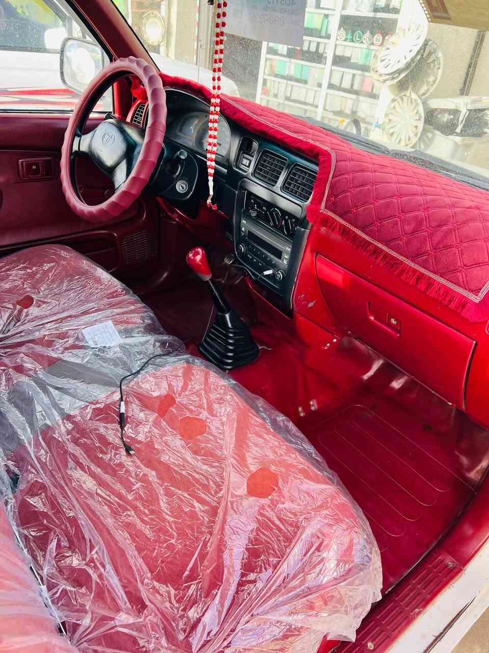 السلام عليكم للبيع بيكم جمرة مديل2001 مكفوله عله وضع الشركه بيها قطعتين صبغ اثر طخه بصيطه سياره جاهزة ترايك وين متريد حلوه احله من الصور مداور ثاني يوم  وسعر100قفل مجال حك الجية مكان بغداد ***********
