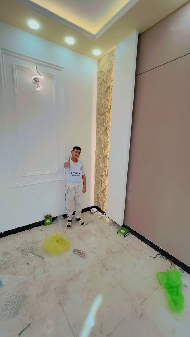 الدار للبيع جاهز والبنا درجه اولى 
منطقة باب الحارة ***********
