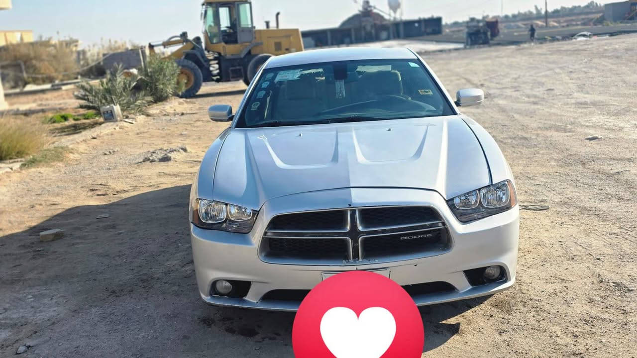 سلام عليكم سياره شارجر موديل 2014رقم شمالي سياره حلوه ما نقصه شي محرك 3600 كصته جنطه دواخل عسالي سعره 53 مكان سياره ناصريه مركز 
***********
