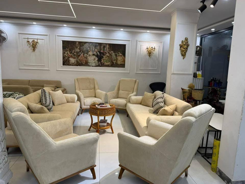 تم وصول البضاعه الان 
عند انتيكا للاثاث لدينانظام الدفع الكاش 
والإلكتروني و نظام التقسيط على ماستر كارد الرافدين 
للموظفين والمتقاعدين
 الإلكتروني ايضا والدفع بالنقد يعني زبون انتيكا مدلل للحجز او الاستفسار وات ساب***********  ☎️ كل تخم وبي مواصفات فروعنا   الفرع الاول شهداء البياع
 الفرع الثاني بغداد الجديده شارع المسبح
 الفرع الثالث المشتل تقاطع الاجراس
متوفر لدينا توصيل إلى جميع محافظات العراق
