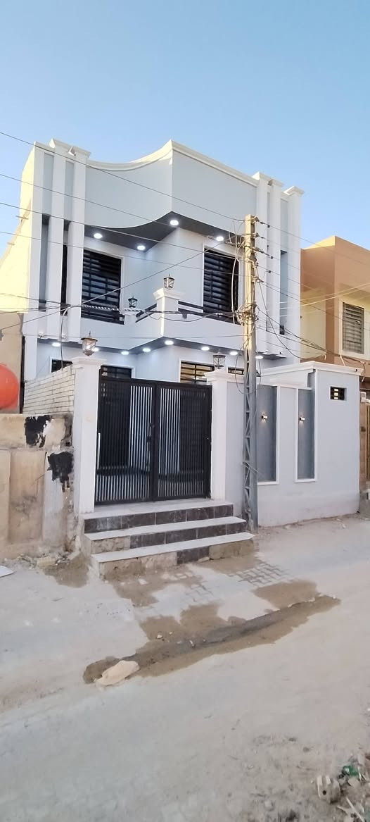 دار للبيع حي العسكري منطقة 3000 قرب تقطع العسكري من جهت شارع المطار
150 متر 4غرف نوم+2صاله +ستقبال كبير+مطبخ +3حمام+2منور صب كونكريت طبوق جمهوري +الواح بورسلين +جبس بورد الديكور كله مودرن الدار جاهز لسكن الاستفسار ***********. سنت البناء 2025 مامسكون
