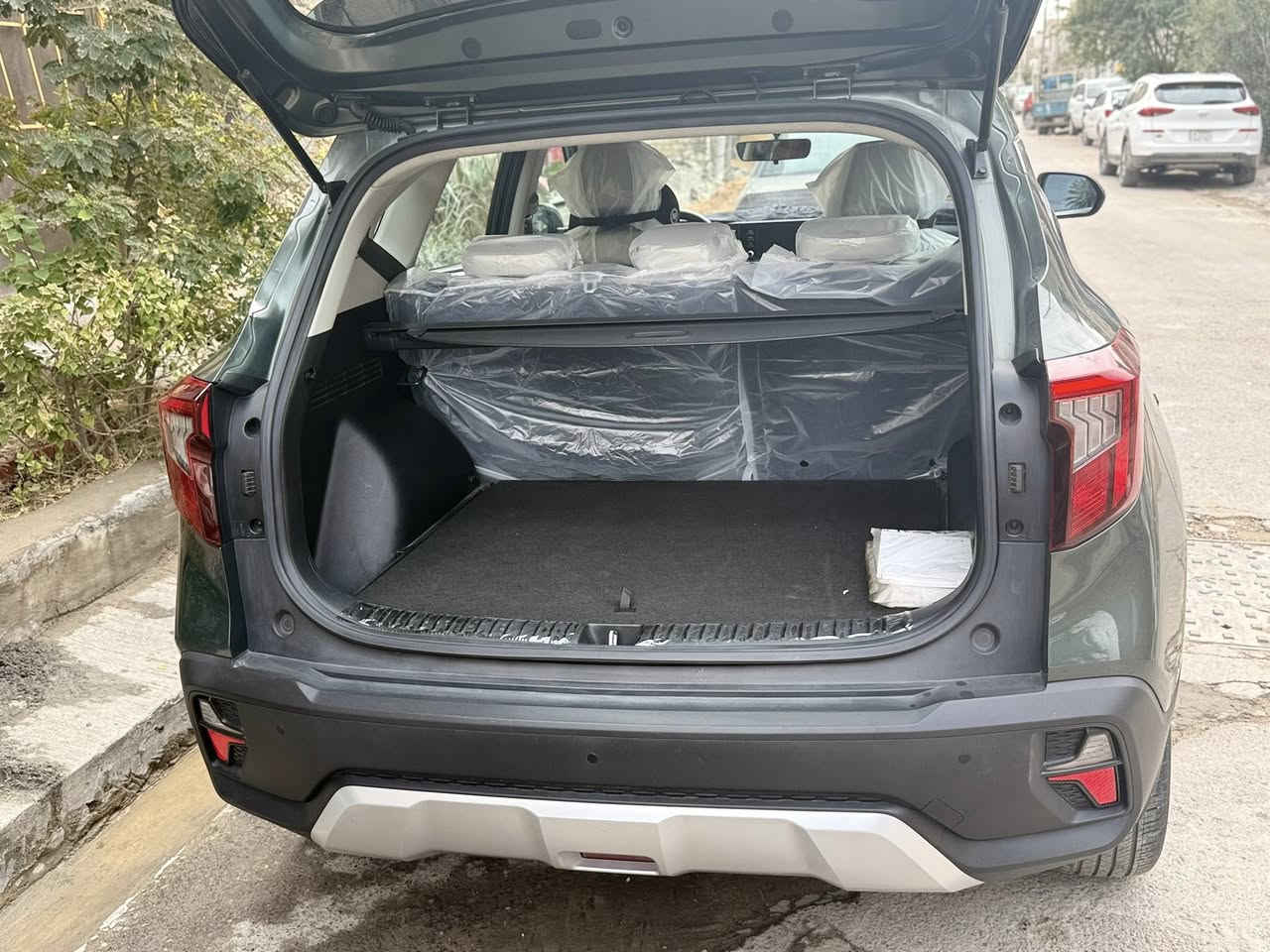 السلام عليكم Kia سيلاتوس 2024 أخت زيرو
ماشيه 6 الف رقم أربيل شمالي
هزه جديده متانه وإلامان جديده سنويه جديده وباسمي
مواصفات فول فول1 على 1
مكفوله من الحادث وصبغ كير مكينه خير من الله
مواصفات هوايه ولونه كلش مميز وحلو 
وارد خليجي ام ضمان الدولية
سياره بعدهه بجيسه عباره عن جلد 
الأبواب كلهه مغلفه بلحمايه
رادارات وكاميرات 
للاستفسار واتساب ***********
مكاني بغداد وبلخدمه
