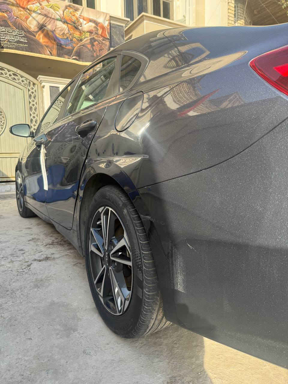 🔺السلام عليكم                  
🔺كيا فورتي  2023 
🔺باسمي السياره  + تحويل مضمون %💯
🔺السياره جديده جدا 
🔺حادث موضح بل صور بعدهة علة حادثهه ما مصلحة 
🔹 بـــــدووون ايــربااك السيـاره 🔹 
🔺 ماشيه 35 ميل 
🔺مواصفاات السياره  👇👇  
🔺شاشه حجم كبير  + كامره دواره 
🔺رادار امامي اوتو بريك 
🔺 رادارت جانبيه
🔺نضام تحديد مسار للسياقه الالكترونيه
🔺تحكم استيرن كل الجهات 
🔺 مود ادرايف انضمه قياده متعدد 
🔺مانع انزلاق + كروز سرعة 
🔺محرك 2000 DOCH   
السياره جديده جدا جدا اي نقص مابيها 
السيارة بيهة منضومة غاز
سويج عدد٢
------------------------------------------
السعر 155 وبيها مجال 
رقمي للستفسار  ***********
العنوان... بغداد مدينة الصدر
