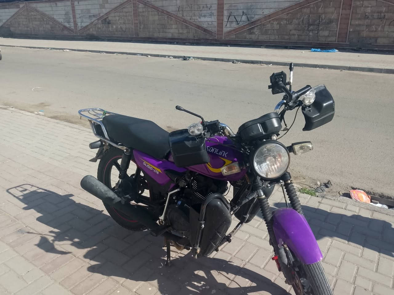 السلام عليكم دراجه سونك موديل 2025 لله شاهد الدراجه خير من لله بس محتاج وريد أبيعها سعرها 650وبيها مجال مكاني مدينه الصدر ***********متواجد واتساب
