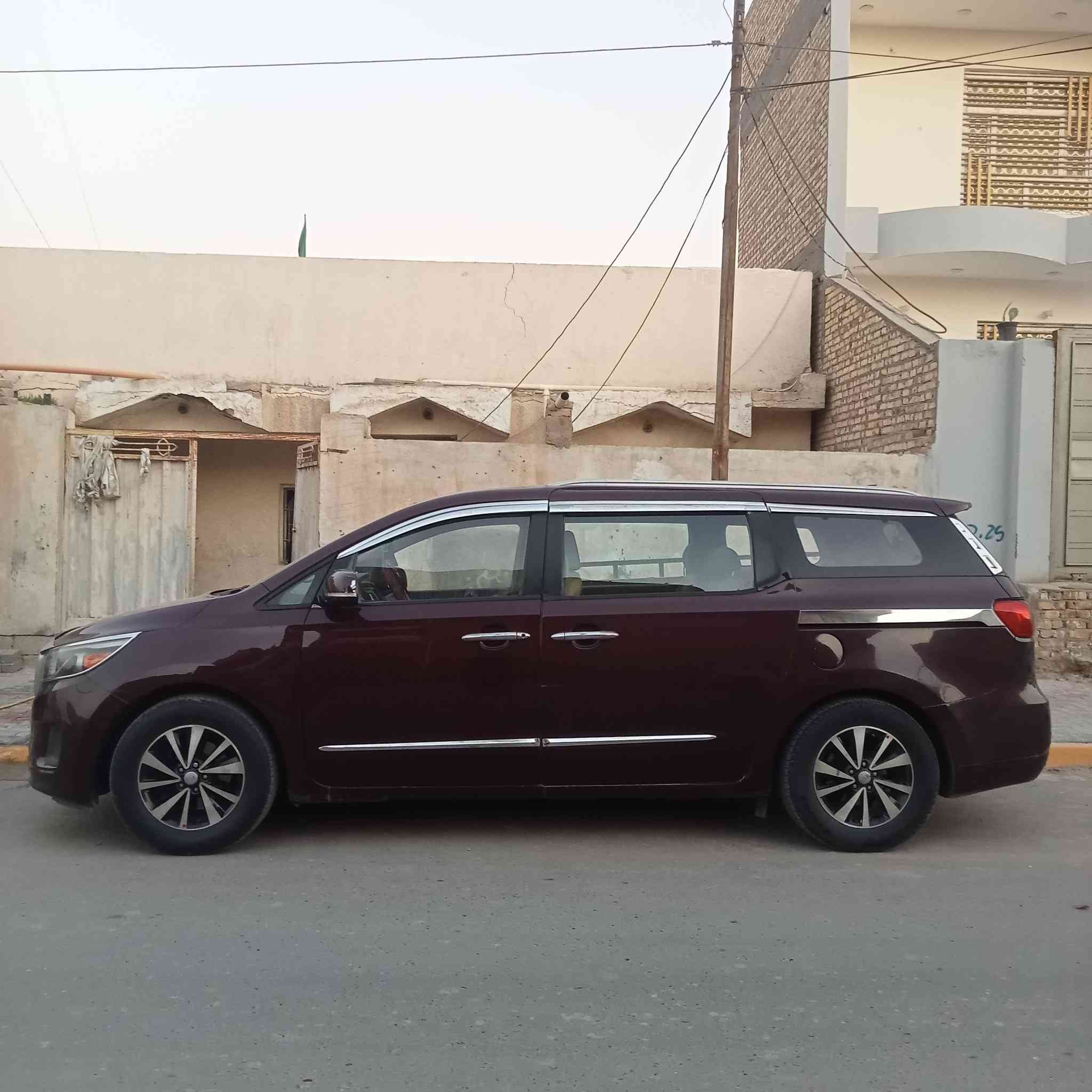 اللهم صل على محمد وال محمد كيا سيدونا موديل 15 سياره خير من الله العنوان الحمزة  الشرقي وهذا رقمي *********** السعر الخاص
