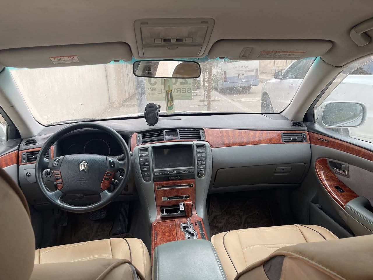 سلام عليكم سياره شاهينه مديل 2004 متومه سليمانيه سياره نضيفه وحلوه مكينه وكير وحداديه شاشه وبصمه أنا اشتريت كصه قماره بعد ماعرف السعر 40 وبيها مجال المكان بصره سفوان ***********
