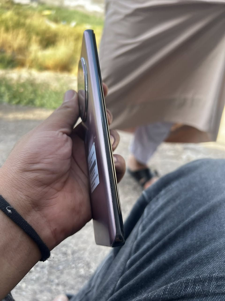 هونر X 9 c للبيع 
ذاكرة 256 
عشوائية 12 
ملحقاته كاملة قبل شهر ونص فتحته من الكارتون 
تواصل خاص أو اتصال *********** 
مكاني ديالى أو بغداد

