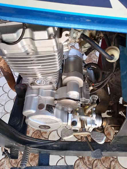 ستوته 19 أوراق كامله جدد مكينه 22 بجيس كير جديد ستوته نضيفه السعر 1700 الاتصال ع الرقم ***********
