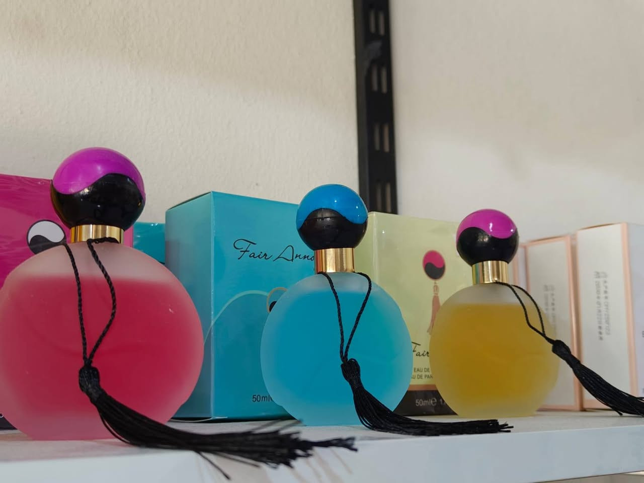 متوفر عطور باحجام واسعار مختلفه 
1-عطر جورجينا 100 ملم بسعر 10٫000 فقط.
2-مسك ابراهيم القريشي بلسكر وبلرمان حجم 100 ملم بسعر 8٫000 فقط .
3- عطر يارا حجم 100 ملم بسعر 8٫000 فقط.
4- عطر قصه اللون الوردي ولازرق حجم 100ملم بسعر 6٫000 فقط .
5-عطر الابراج حجم 100 ملم بسعر 6٫000 فقط .
6- عطر sé حجم 100ملم بسعر 6٫000 فقط.
7- بقيه العطور حجم 50 ملم عطر Fair Anwaru  وعطر cooc بسعر 4٫000 فقط  وتتوفر في كل عطر ثلاث الوان
8- سبلاش معطر للجسم Oumanya Classic بسعر 3٫000 فقط .
العنوان #كربلاء #طويريج -ام الهوى الجديده -داخل فرع المنتزه بجانب اسواق VIP
يتوفر توصيل محافضات


**إذا كنت صاحب هذا الإعلان وتريد حذفه لأي سبب، رجاءا أرسل رسالة إلى الدعم الفني**