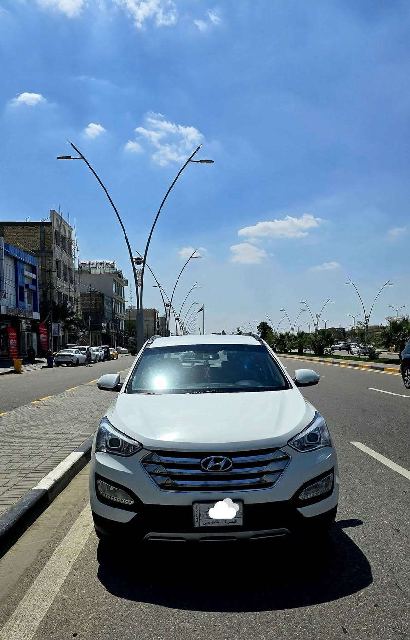 هونداي سنتافي وارد خليجي 2015
ماشية 82 الف قابل للزيادة 
السيارة رقم بصرة بأسمي شرط التحويل
جاملق ايسر مبدل وبيها صبغ بطرف البنيد بدون دواخل، محرك بلادي ، كير تبريد حدادية كله تمام، طخم تاير نكسن كوري ، 
 السيارة فول مواصفات عدا الفتحة ،
تحكم ستيرن جهتين ،بصمة تشغيل ، بصمة ابواب ، حساسات خلفية ، 3 وضعيات قيادة ، كراسي كهرباء ، مريا شفط ، كاميرا خلفية، تغليف ارضية جلد بالكامل ، 
السيارة جاهزة من كلشي ومابيها اي نقص مكاني بصرة القبلة 
*********** البصرة, العراق
