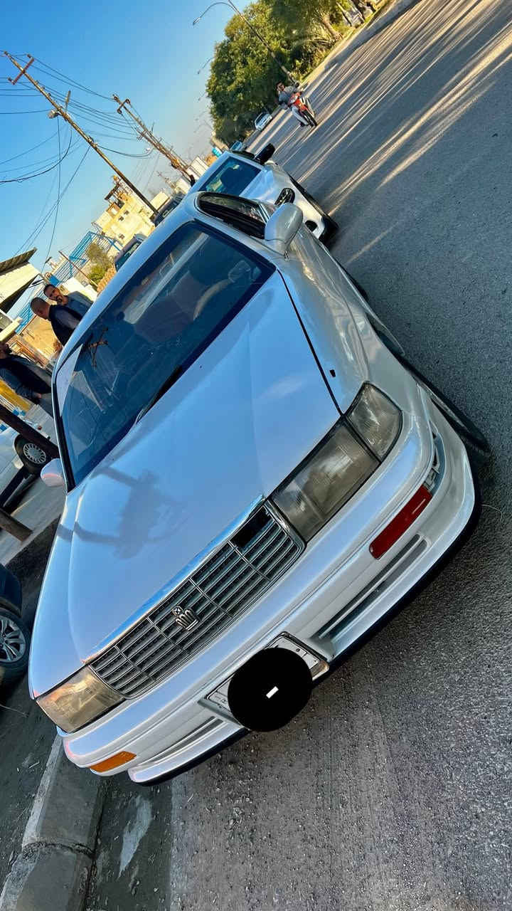 سياره كراون بطه موديل 93 مصبوغه عام تايرات جديده حداديه وصدر مكفول محرك3000مكفول گير و محرك اخوان السياره مكفوله من الضربه والگصه والعيب الشرعي شرط التحويل 
السياره سعرها 47 وبيها مجال حگ الجيه 
اليحب يستفسر اكثر يتصل على هذا التليفون وبيه خير ويدلل
***********
