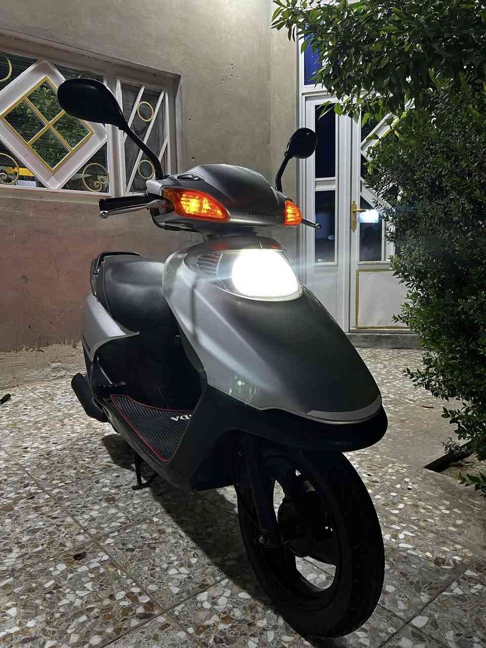 السلام عليكم'

دراجه سبيسي ياباني للبيع كفاله عده شخوط بسيطه في احد الكفرات اثر وكعه وليس حادث نضيفه جدا سعره 1.500 وبيه مجال بسيط جدا الشراي يتصل
 ‭0774 657 7685
