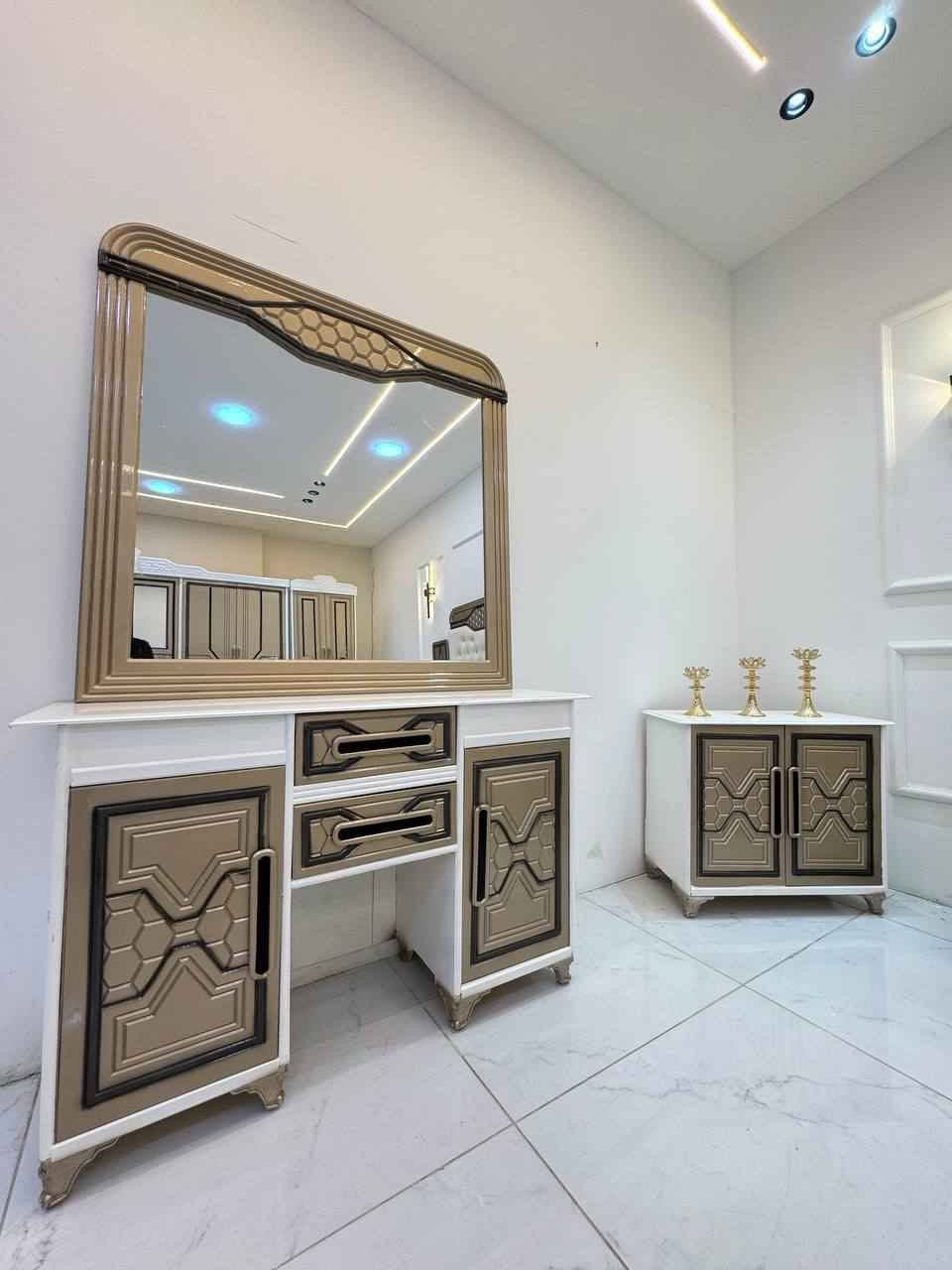 💎شركه الوسيم 💎♦️3♦️

حصرياً الموديل الجديد والمميز 

غرفه نجاره قتصاديه 🛌

متكونه من 9 قطع مميزه 

الكنتور ارتفاع 240 طول 320 

مع الزاويه مجموع الطول 4 امتار 

السمك الخارجي للغرفه 5 ملم انديف

والسمك الداخلي 3 ملم معاكس ابيض

💎للحجز واتساب ***********💎
 #غرف #نجارة #اثاث #توصيل بغداد, العراق
