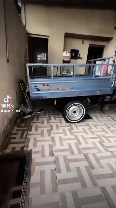 السلام عليكم ستوته للبيع امتيار موديل 17 مقفوله كفاله عامه مكان بصره الزبير السعر 1800 فيها مجال رقم الهاتف ***********
